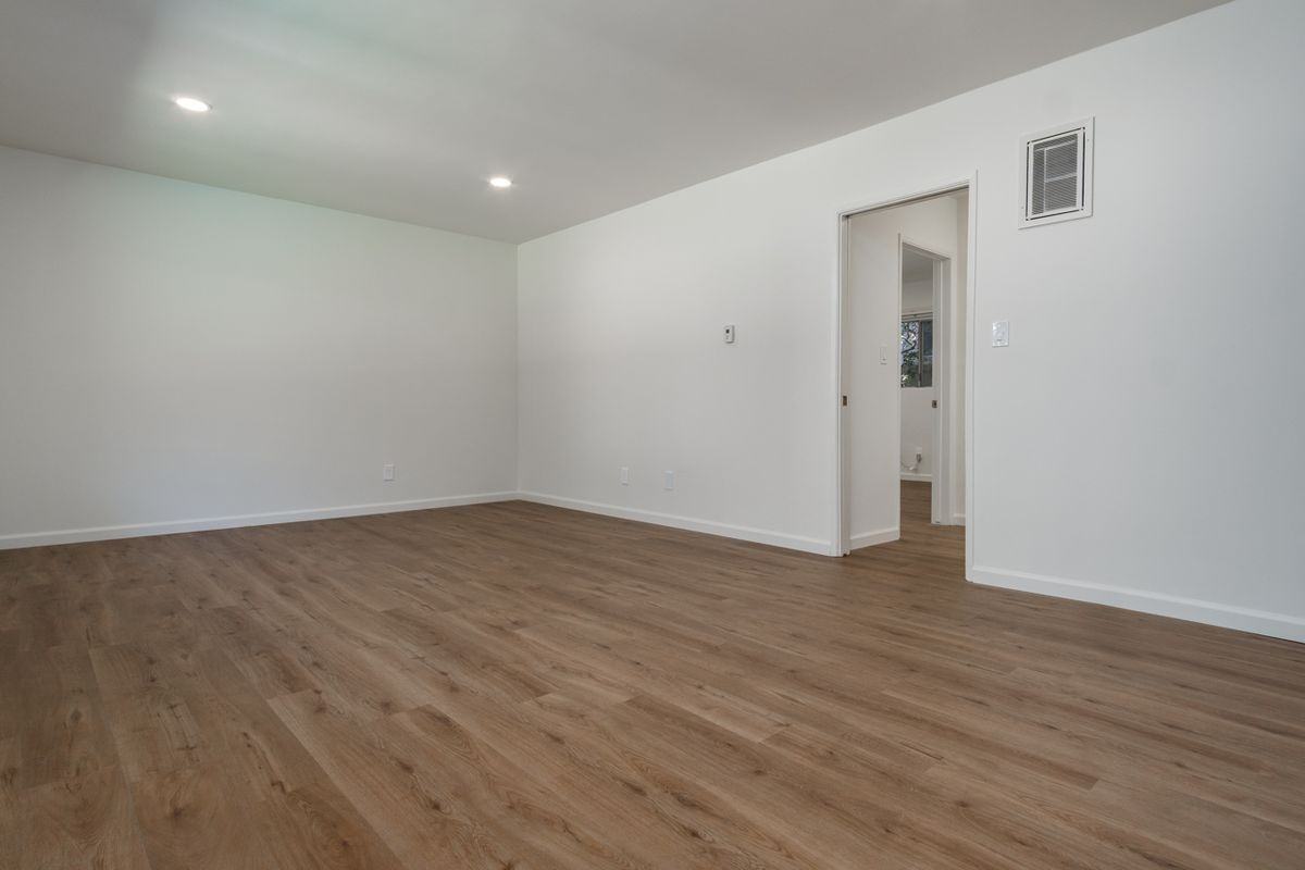 4653 Fulton Ave ##2 - Photo 3 of 9