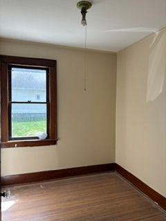 543 Ames St - Photo 2 of 11
