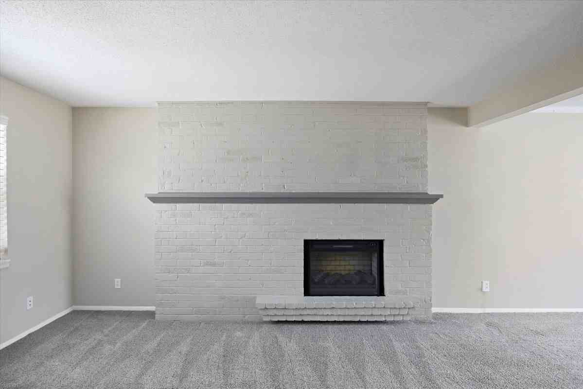 9689 Wedd St - Photo 3 of 28