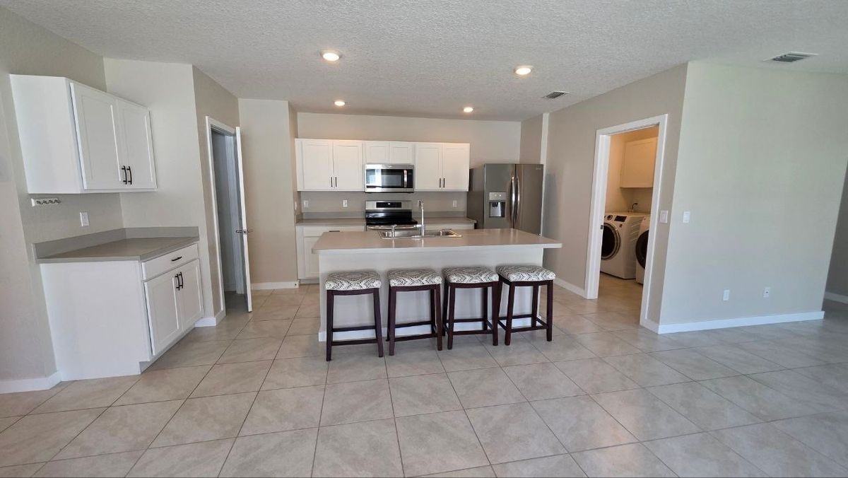 3809 Se Lee St - Photo 2 of 19