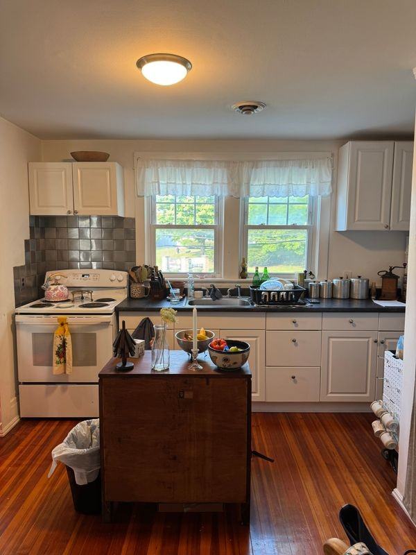 722 Columbia Tpke - Photo 3 of 13