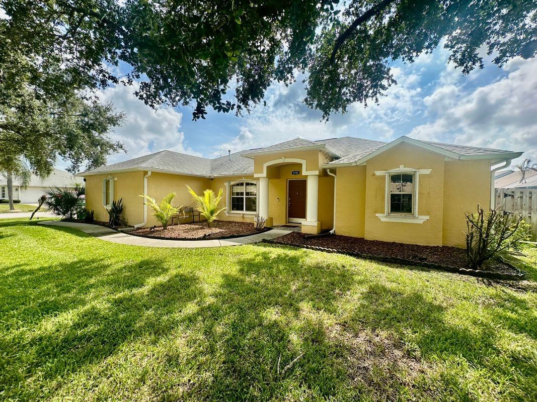1143 Egret Lake Way - Photo 2 of 11
