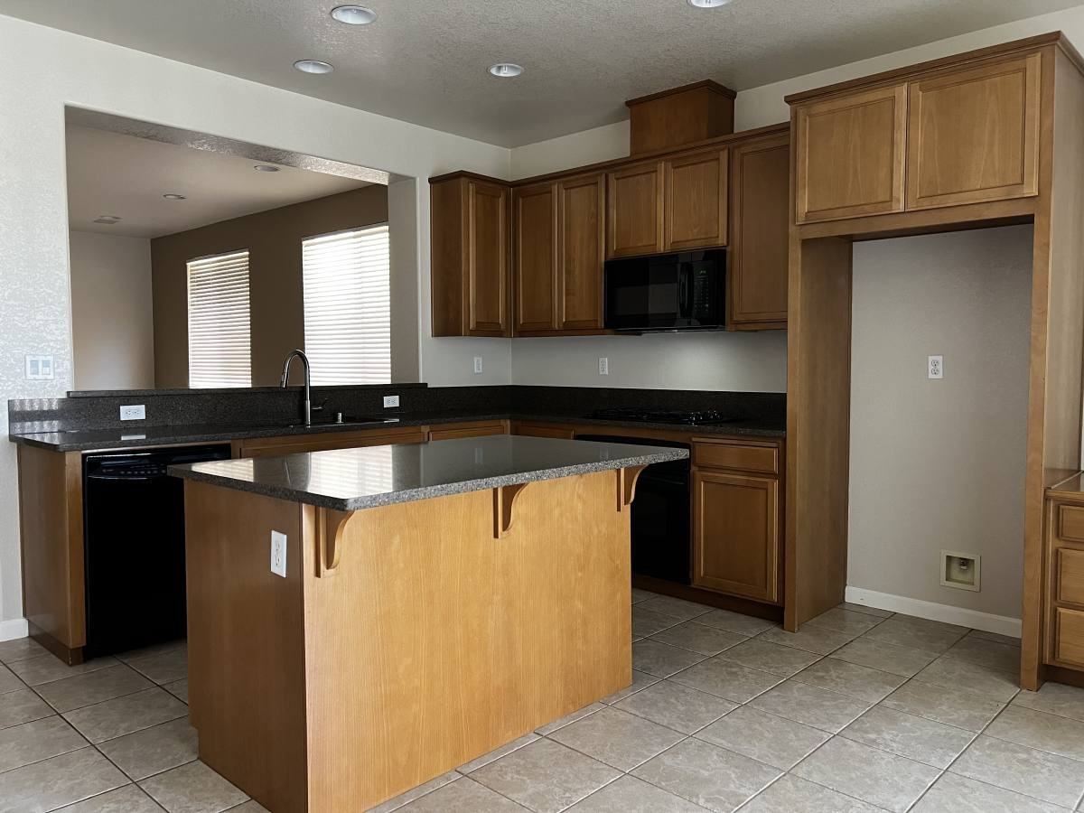 1726 Cocomo Pl - Photo 2 of 6