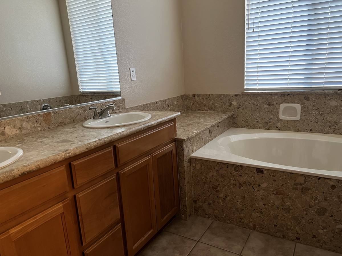 1726 Cocomo Pl - Photo 5 of 6