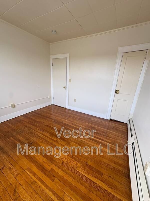 1160 Dixwell Ave - Photo 5 of 9