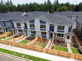 featured image of 18611 Ne 44th Ave