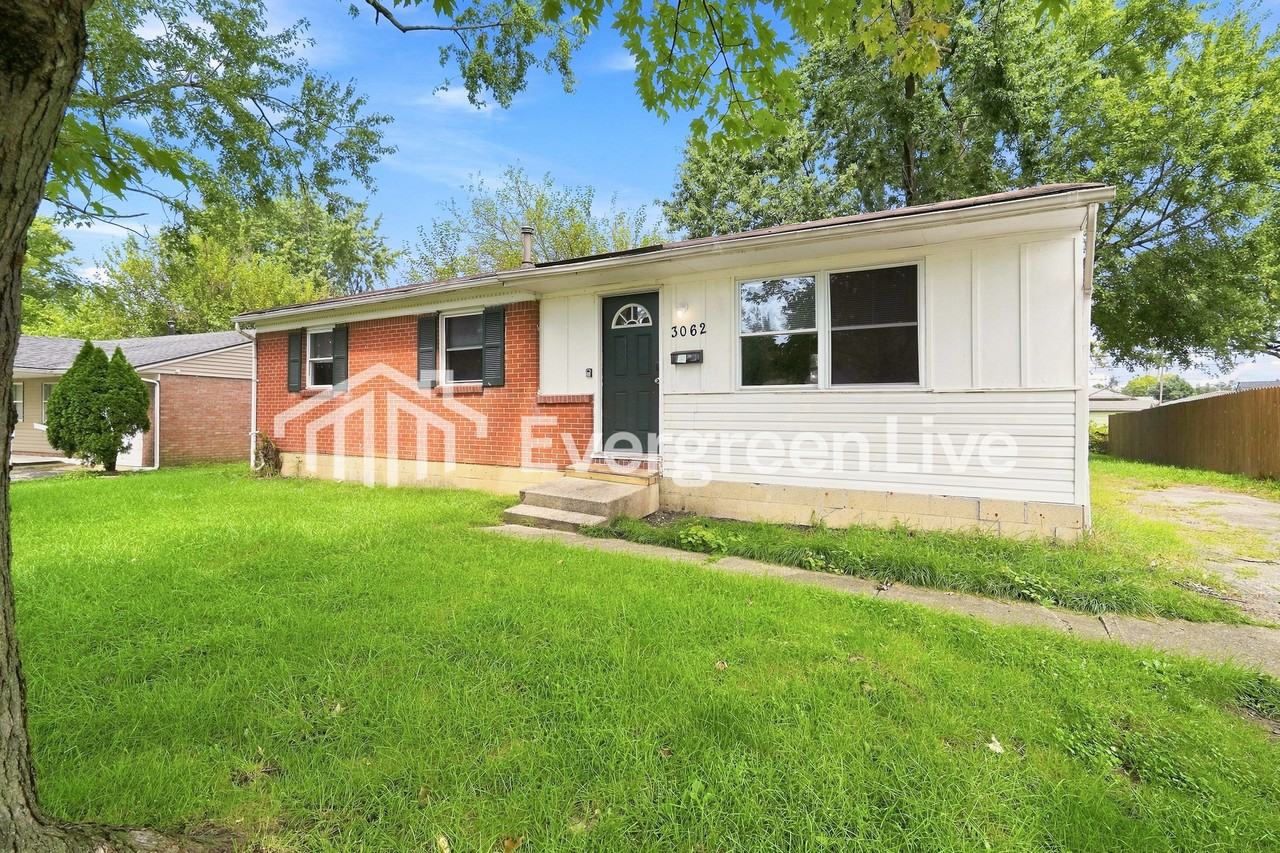 3062 Wadsworth Ct - Photo 2 of 15