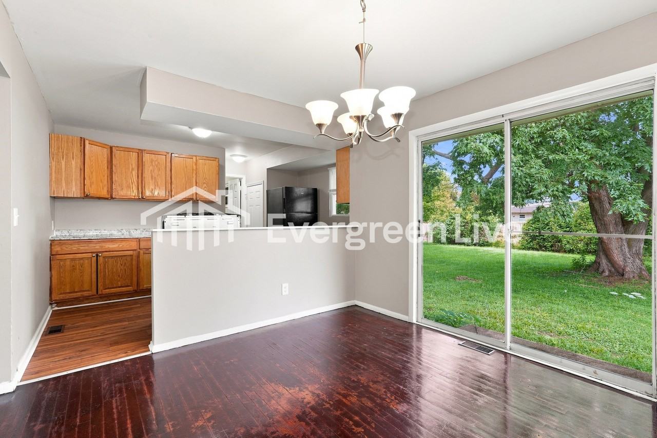 3062 Wadsworth Ct - Photo 6 of 15