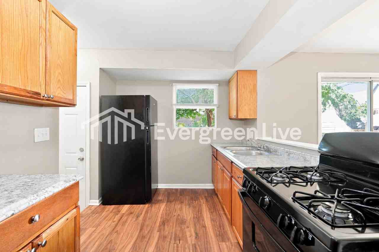 3062 Wadsworth Ct - Photo 7 of 15