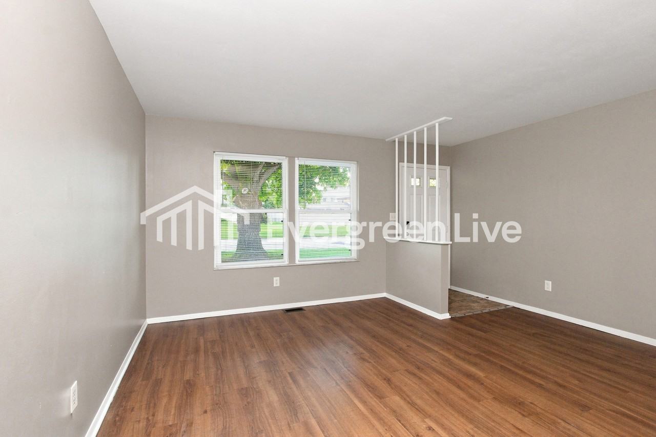 2708 Astro Dr - Photo 2 of 15