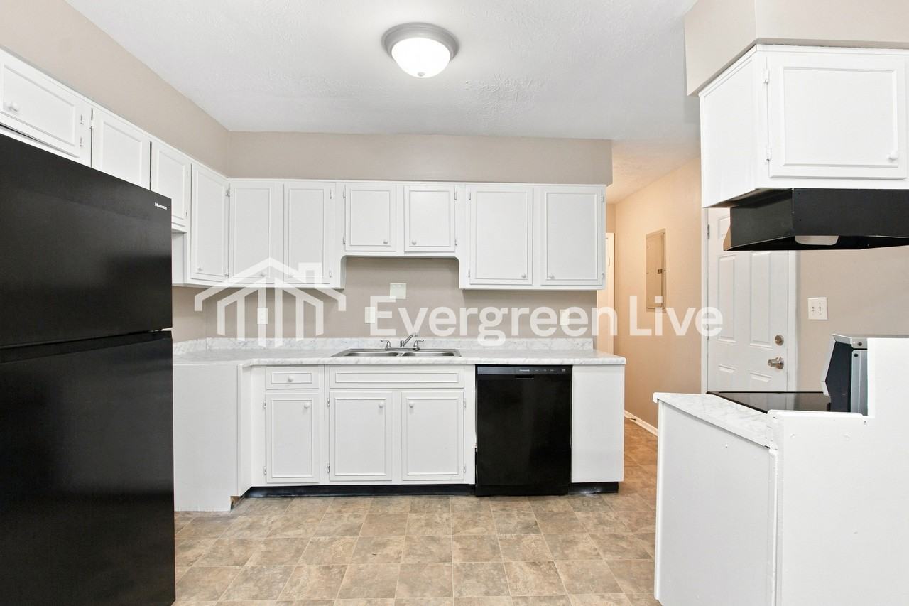 2708 Astro Dr - Photo 4 of 15