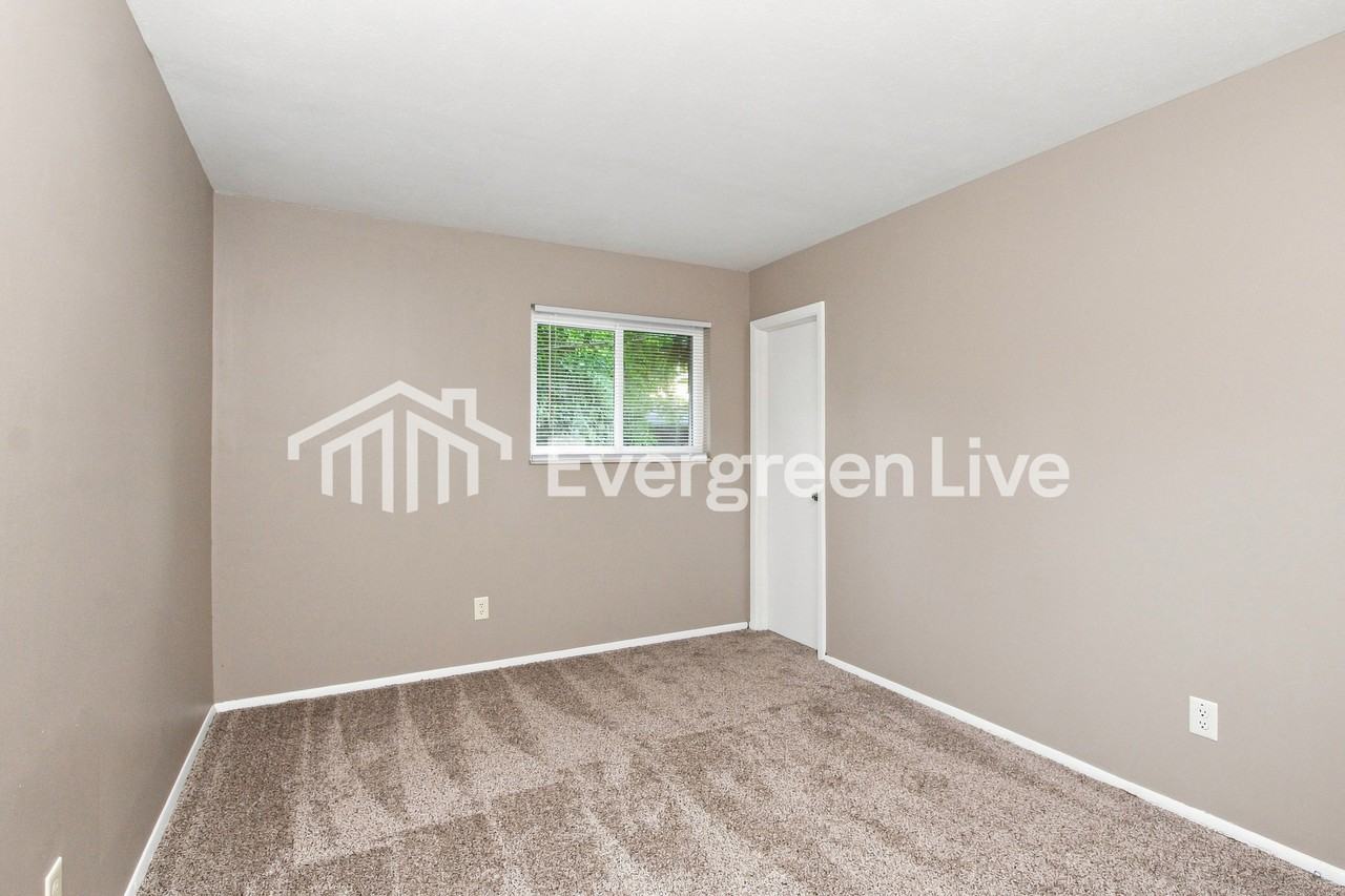 2708 Astro Dr - Photo 7 of 15