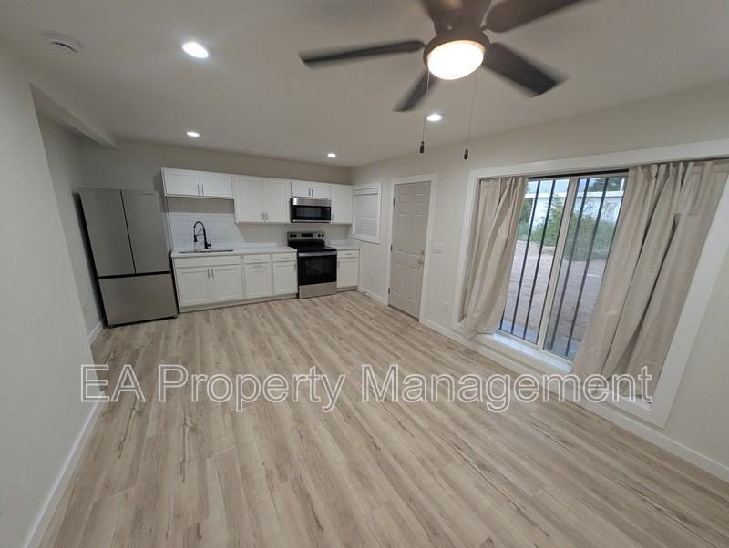443 Trumbull Ave Se #1 - Photo 3 of 8