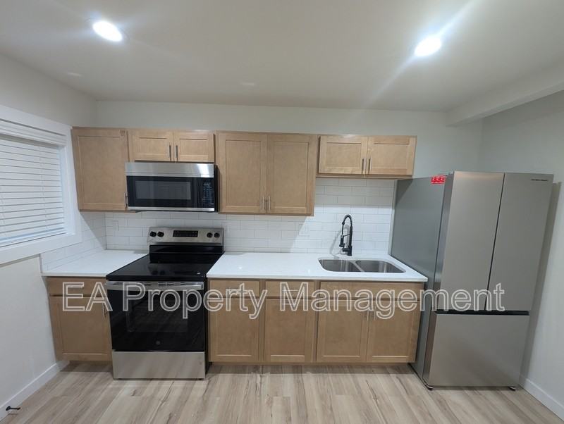 443 Trumbull Ave Se #2 - Photo 3 of 8