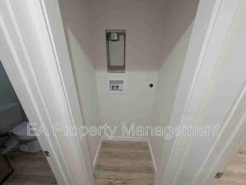 443 Trumbull Ave Se #2 - Photo 6 of 8