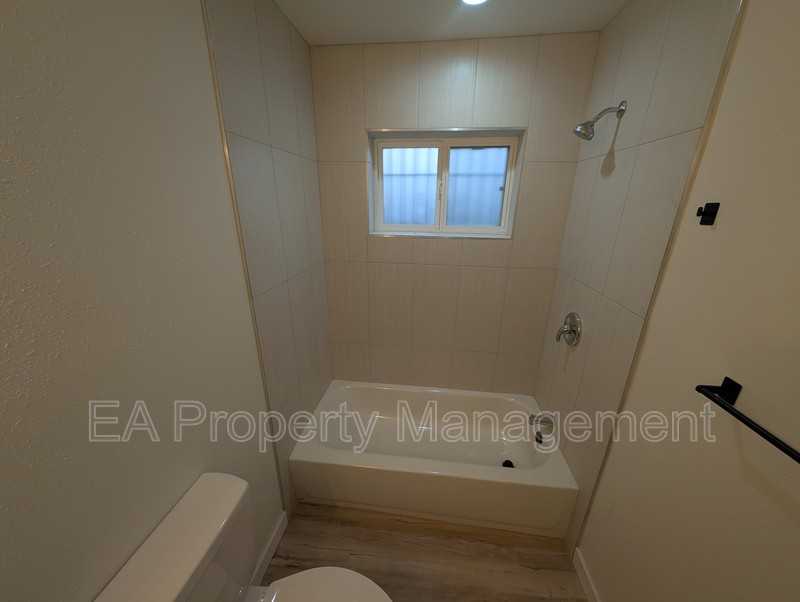 443 Trumbull Ave Se #2 - Photo 7 of 8