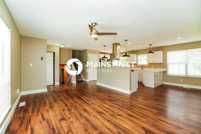 557 Hunt Valley Dr - Photo 3 of 19