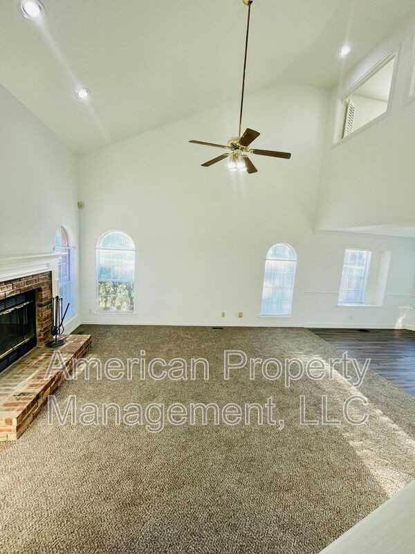5311 E 95th St - Photo 6 of 34