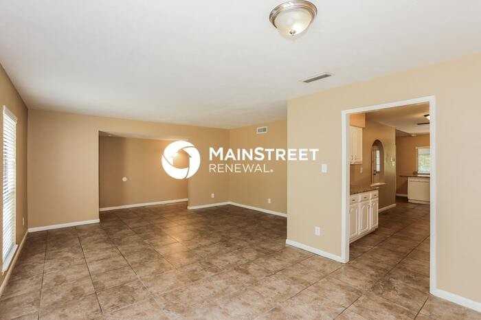 6515 Forestview Dr - Photo 3 of 15