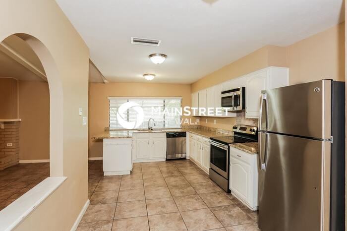 6515 Forestview Dr - Photo 6 of 15