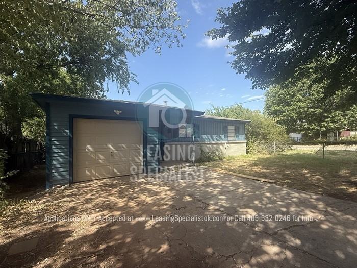 341 Se 67th St - Photo 3 of 38