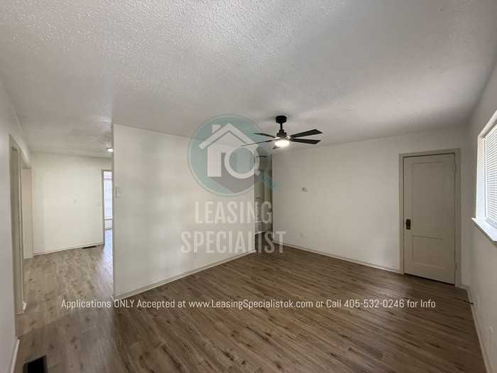 341 Se 67th St - Photo 4 of 38