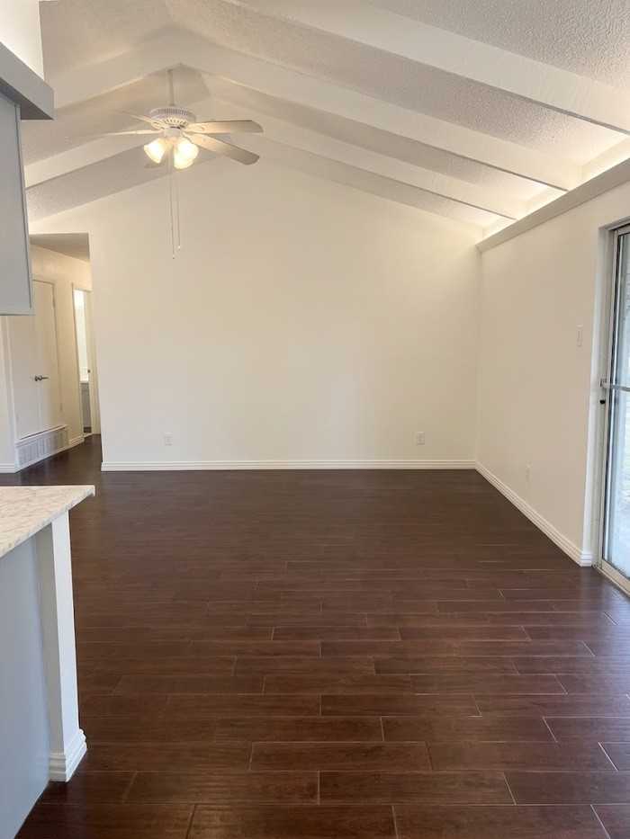 1617 Crest Park Dr - Photo 4 of 22