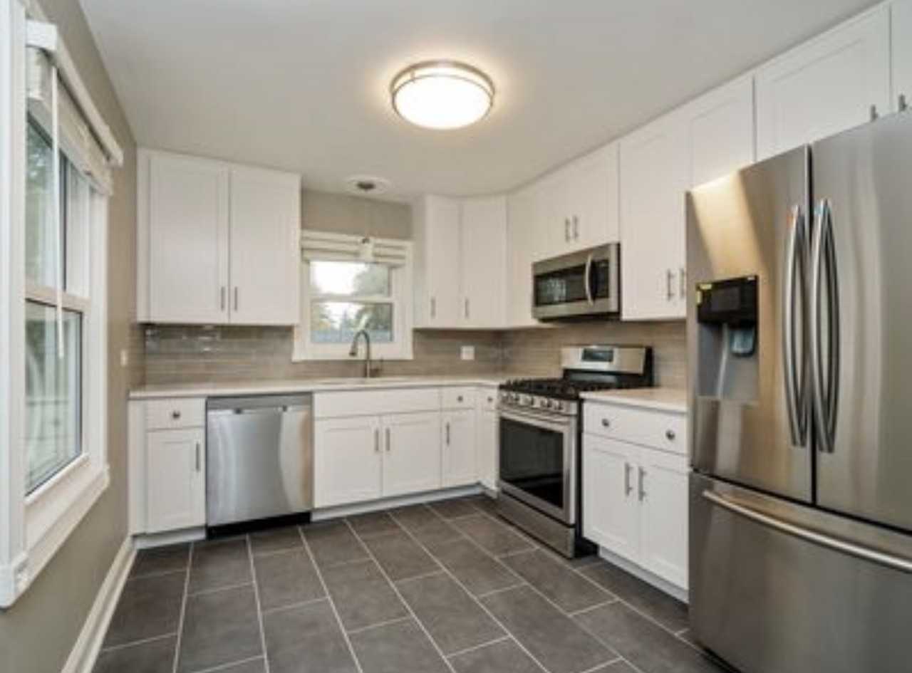 936 S Main St #NA - Photo 7 of 9