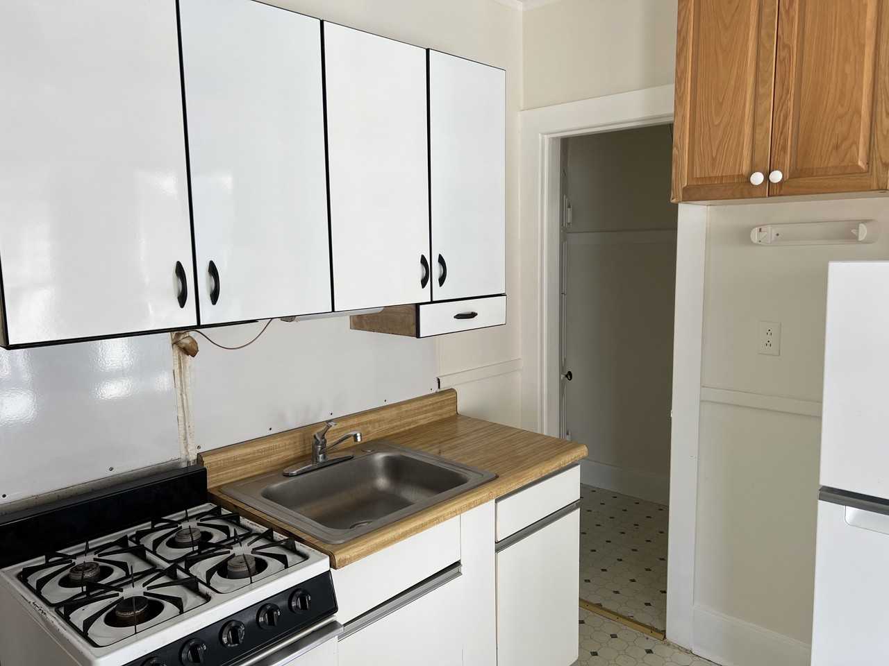 25 Willis St #2F - Photo 3 of 17