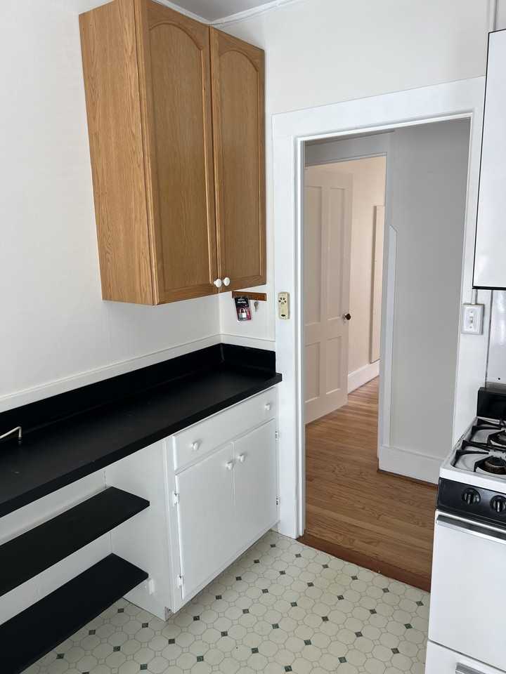 25 Willis St #2F - Photo 7 of 17