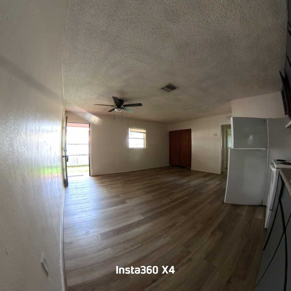 2031 W South St #4 - Photo 4 of 14