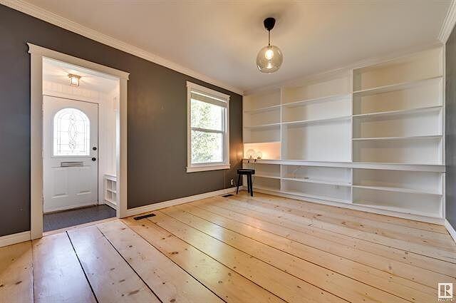10833 69 Ave Nw - Photo 6 of 23