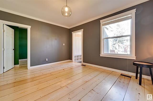 10833 69 Ave Nw - Photo 7 of 23