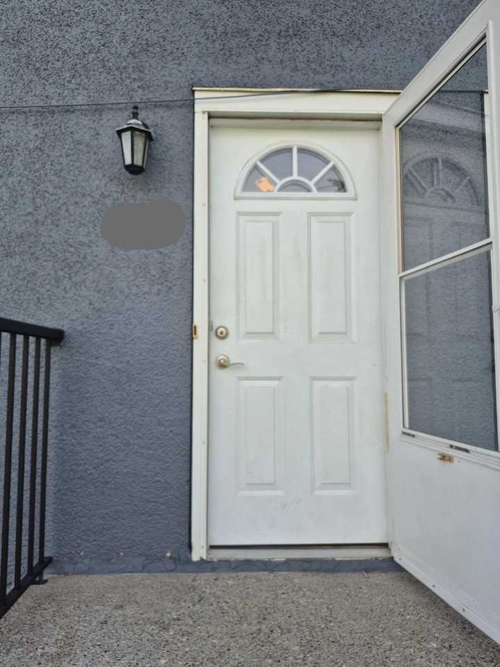 2211 19 St Ne - Photo 2 of 8