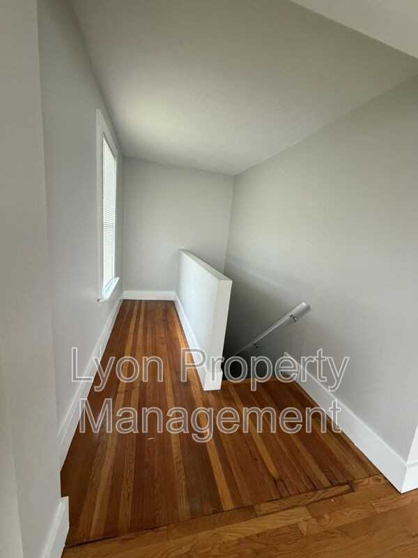 318 Paradis Ave #3 - Photo 4 of 12