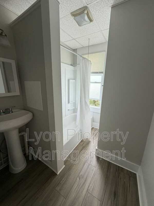 318 Paradis Ave #3 - Photo 7 of 12