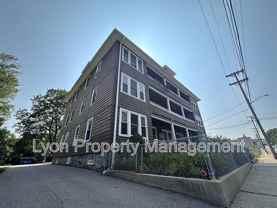 352 Manville Rd #2R - Photo 1 of 1