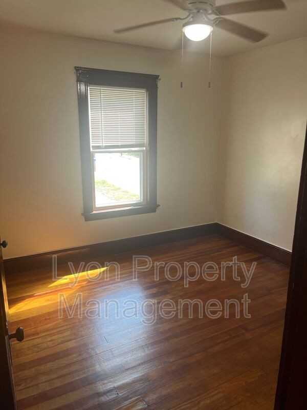 352 Manville Rd #2R - Photo 7 of 13