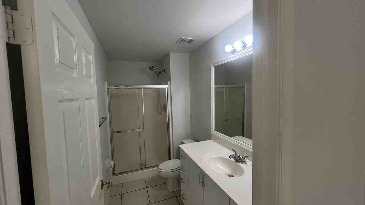 5470 16th pl sw #111 - Photo 6 of 6