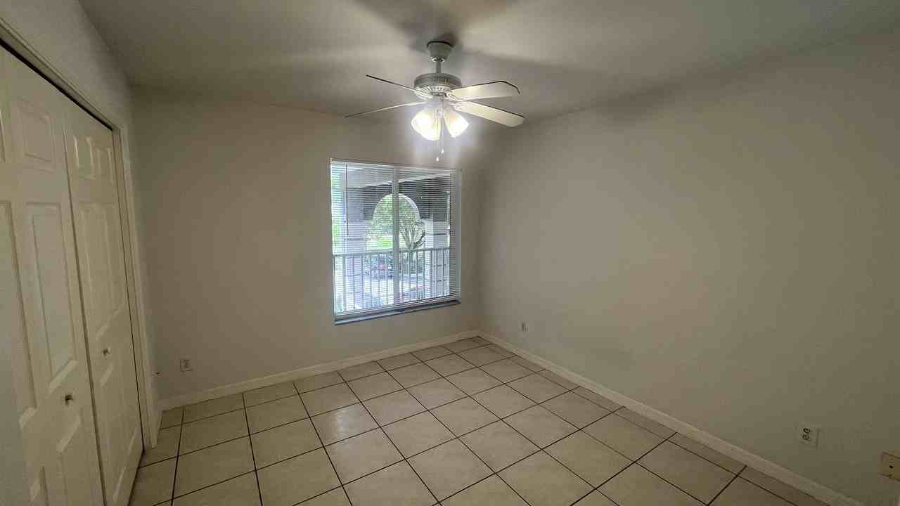 5470 16th pl sw #111 - Photo 5 of 6