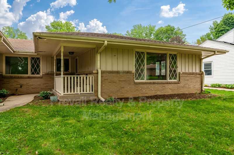 5418 Tam O Shanter Dr - Photo 3 of 35