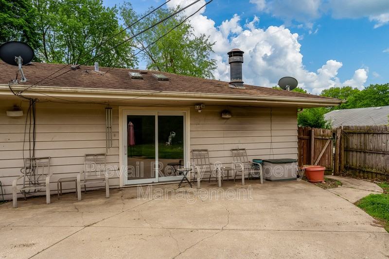 5418 Tam O Shanter Dr - Photo 5 of 35