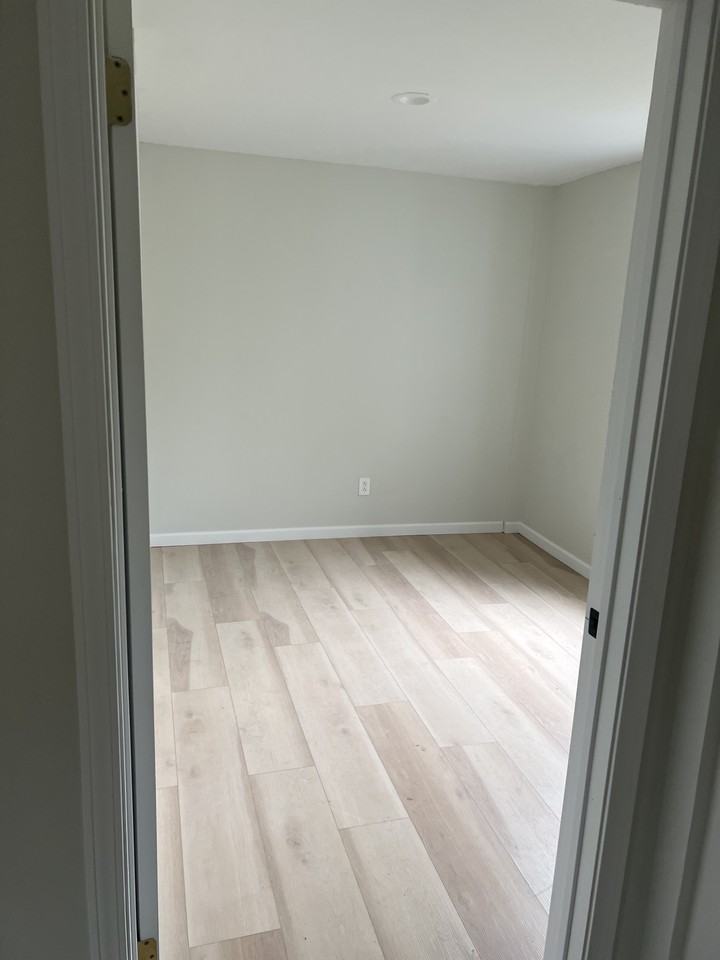 117 119 N Main St #6 - Photo 3 of 9