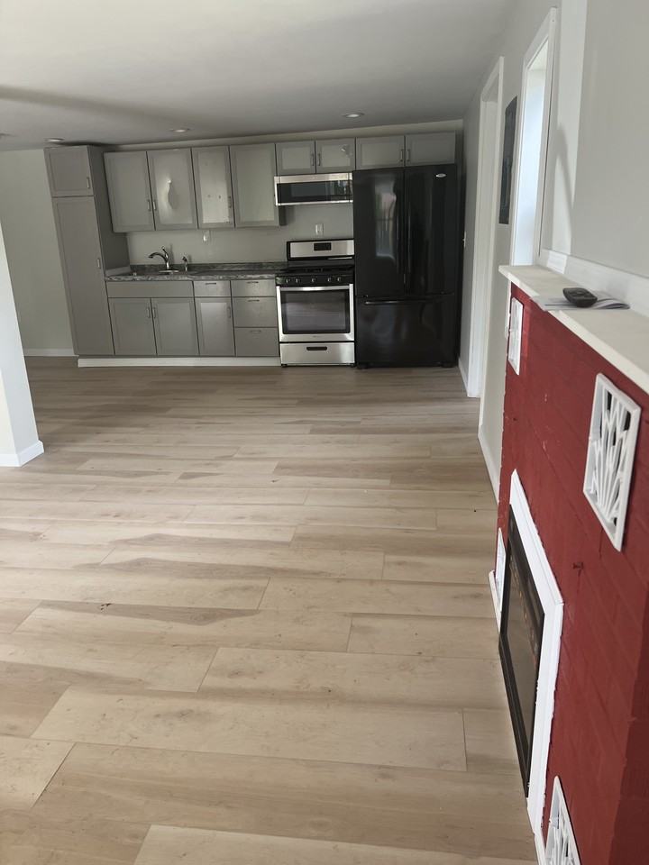 117 119 N Main St #6 - Photo 6 of 9