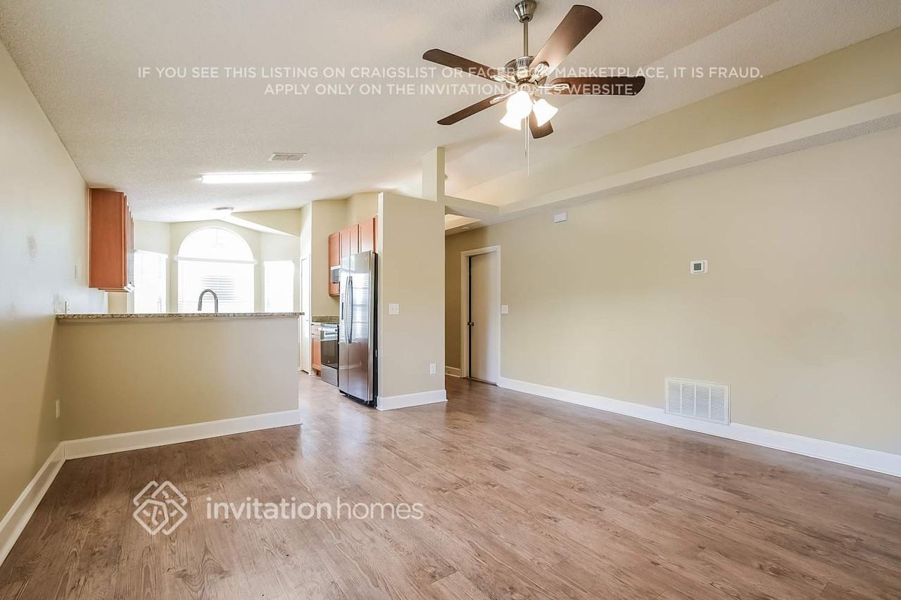 924 N Grant St - Photo 4 of 17