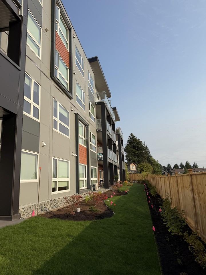 Solis Apartments - Photo 2 of 17