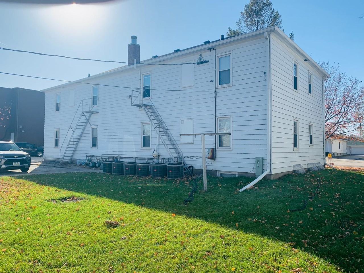 209 SW Cherry - Photo 4 of 5