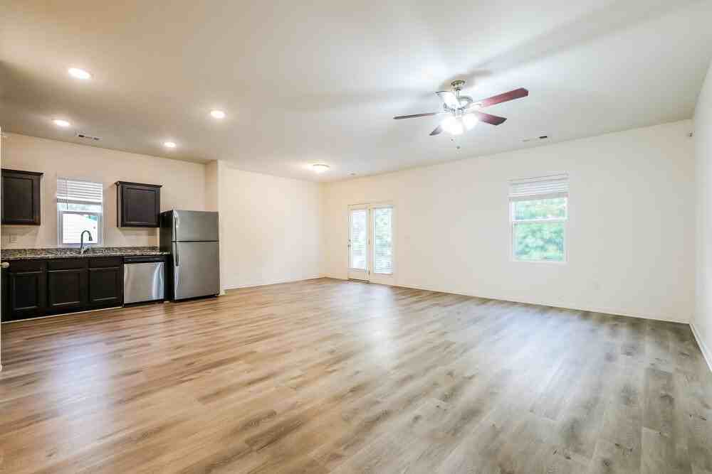 7261 Lacey Dr - Photo 5 of 16