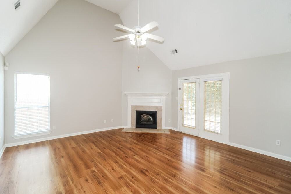 9441 Club Walk Ct - Photo 4 of 16