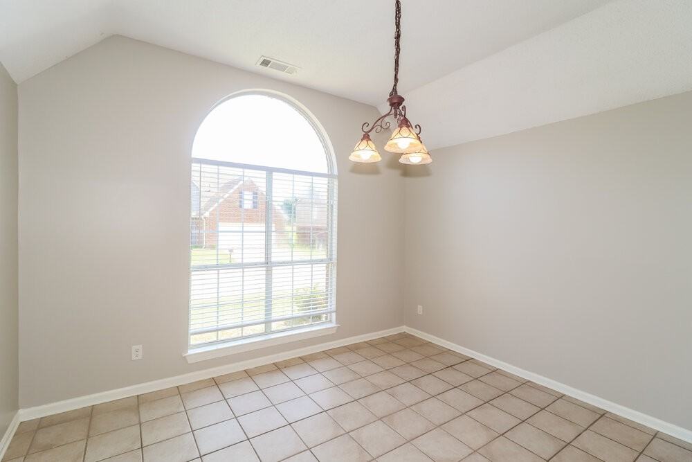 9441 Club Walk Ct - Photo 6 of 16
